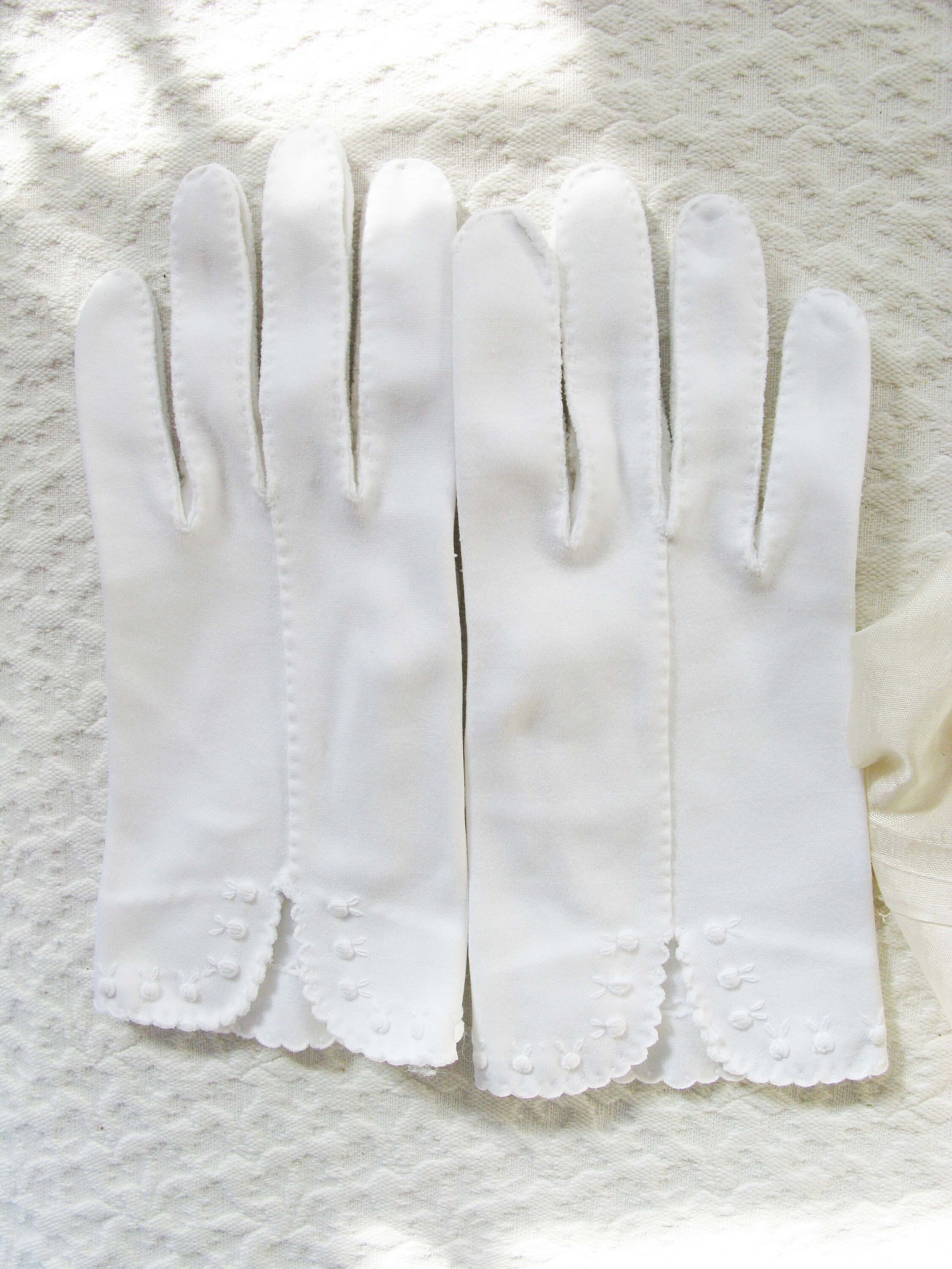 Vintage White Gloves Rose Embroidery Wedding Classic Retro Mid Century Bride Bridesmaid Downton Austen Cosplay Free Ship US When Roses Bloom