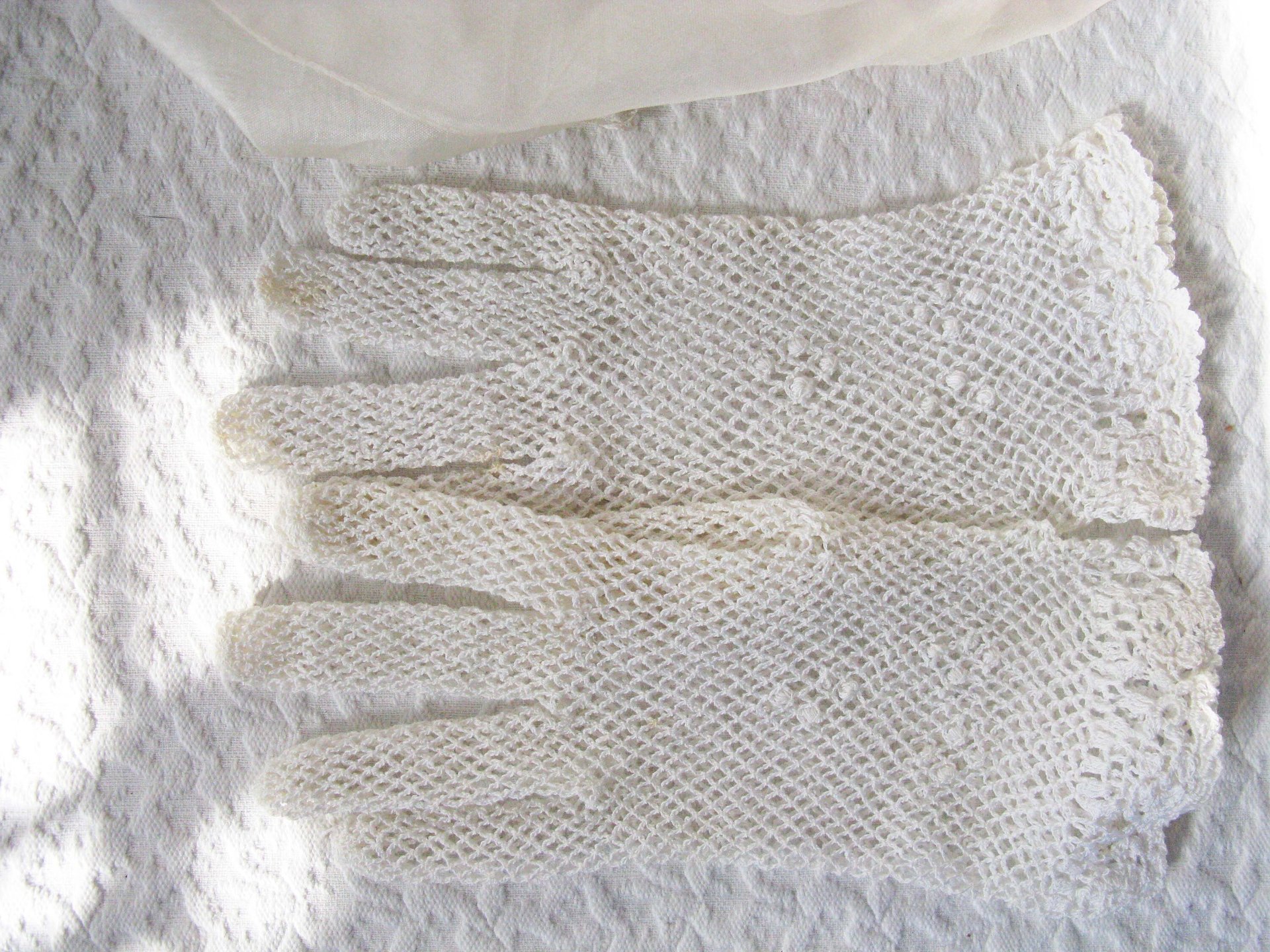 Vintage Gloves White Crochet Fishnet Elegant Tea Party Vintage Retro Wedding Bridesmaid 1st Communion Victoria Downton WhenRosesBloom