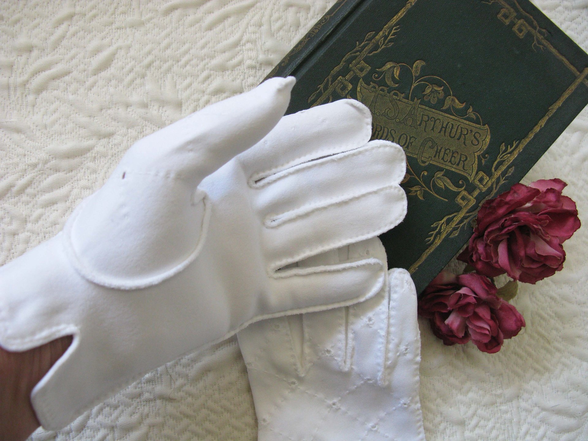 Gloves White Short Eyelet Retro Vintage Tea Party Elegant Wedding Cosplay Downton Miss Fisher Mid Century Style When Roses Bloom