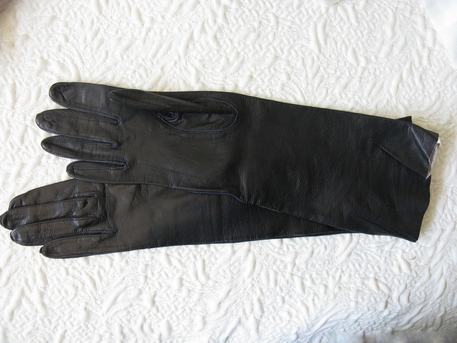 Black Leather Gloves Size 6.5 NOS Matinee Vintage Downton Steampunk Downton  Miss Fisher 50's -60's Cosplay Style  WhenRosesBloom