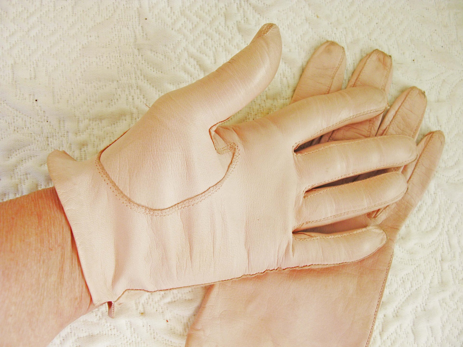 Vintage Pink Gloves French Leather Kislav 6-7 Wedding Tea Party Retro Mid Century Bridal Downton Jane Austen Retro Cosplay When Roses Bloom