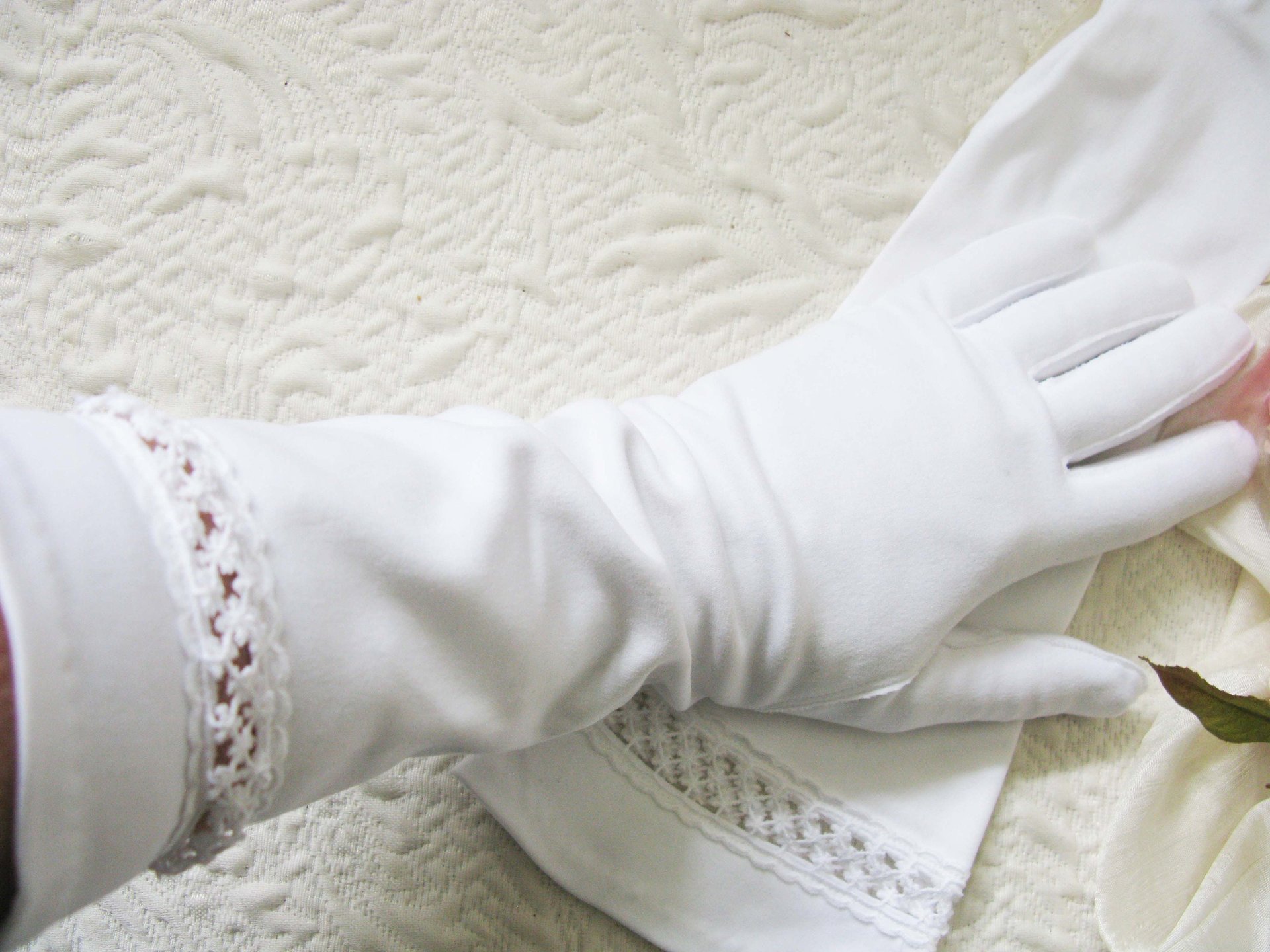 Vintage White Gloves Matinee Forearm Length Wedding Classic Retro Mid Century Bride Bridesmaid Downton Austen Cosplay When Roses Bloom