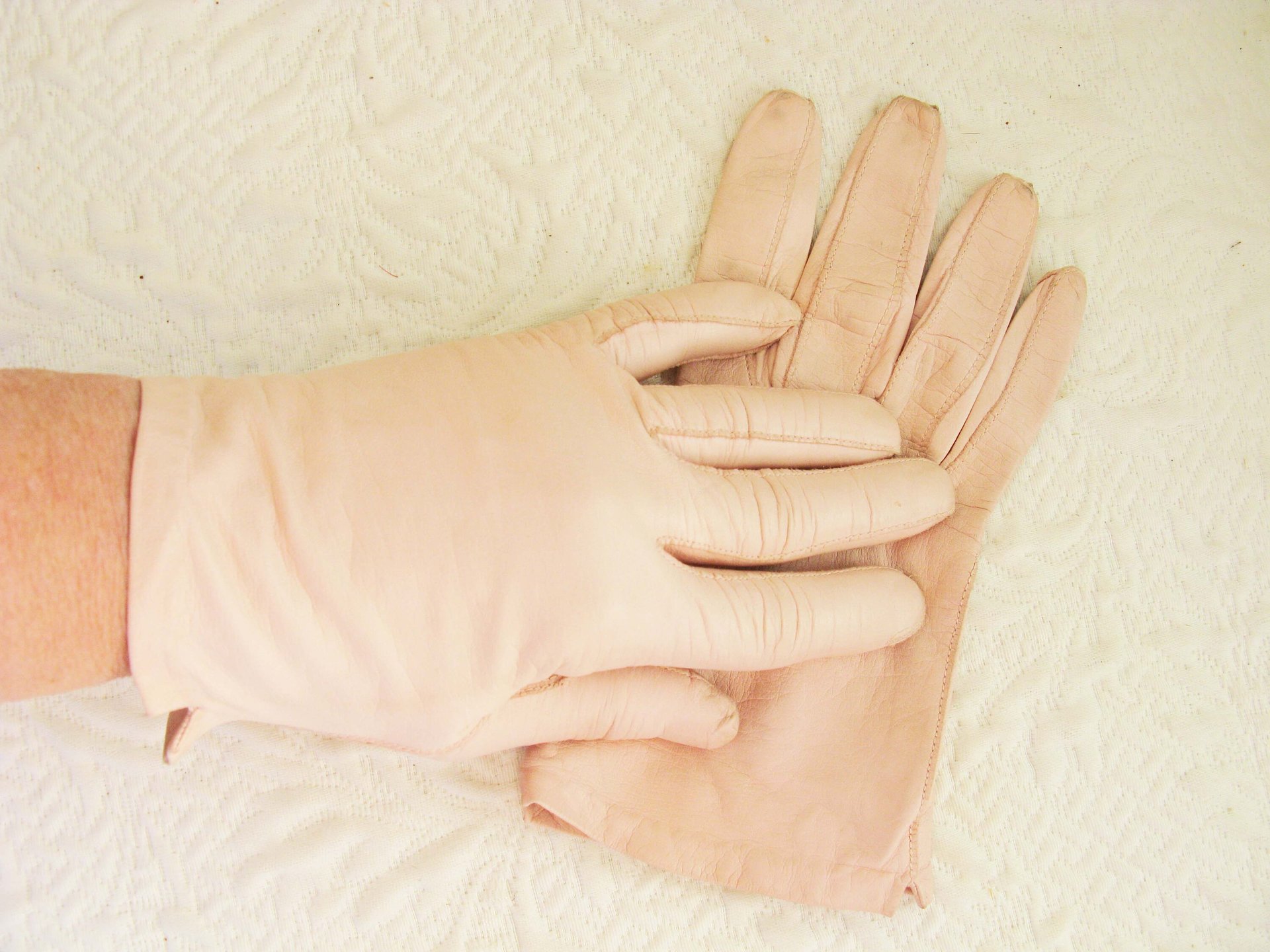 Vintage Pink Gloves French Leather Kislav 6-7 Wedding Tea Party Retro Mid Century Bridal Downton Jane Austen Retro Cosplay When Roses Bloom