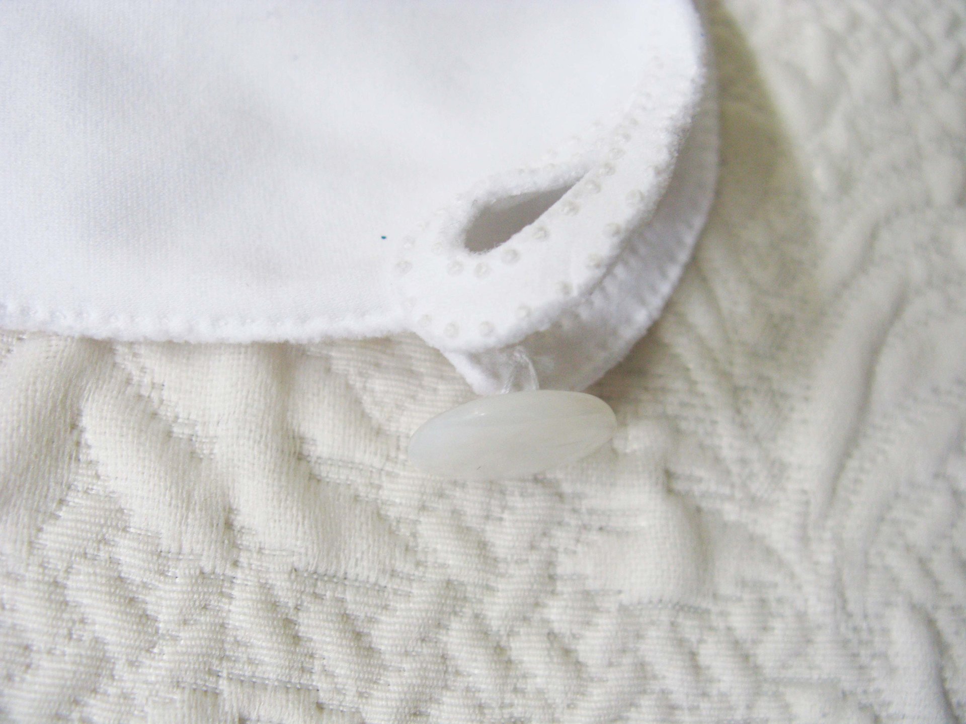 White Gloves Short with Pearl Button Retro Vintage Tea Party Elegant Wedding Cosplay Downton Miss Fisher Mid Century Style When Roses Bloom