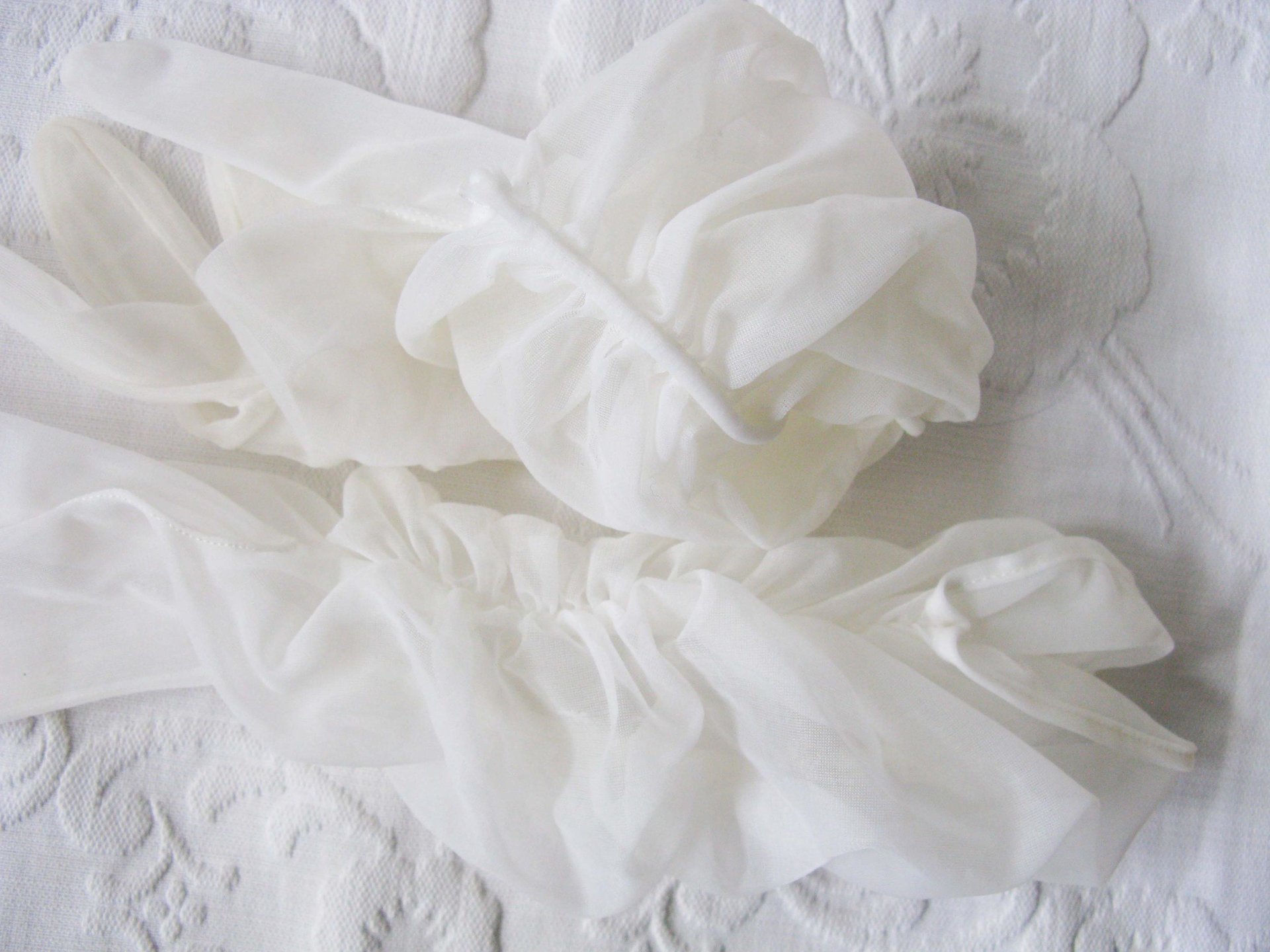 Vintage Gloves Sheer White Fabric gathered Forearm Length Retro Cosplay Wedding Tea Party Dance Downton Mid Century Glamour When Roses Bloom