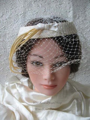 Vintage Hat White Fascinator Cocktail Tea Party Wedding Bridal Art Deco Gatsby Hat w/Feathers Net Birdcage Veil Mid Century WhenRosesBloom
