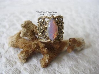 Vintage Costume Statement Ring Retro 60 Hollywood Party Style Elegant Wedding Jewelry Faux Opal Moonstone Aurora Borealis WhenRosesBloom