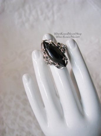 Vintage Statement Ring Black Silver Retro Classic Edwardian Elegant Costume Jewelry Black STER. Mourning Goth Cosplay Style WhenRosesBloom